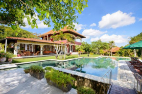 Гостиница Canang Sari Uluwatu Villas Bali  Kuta